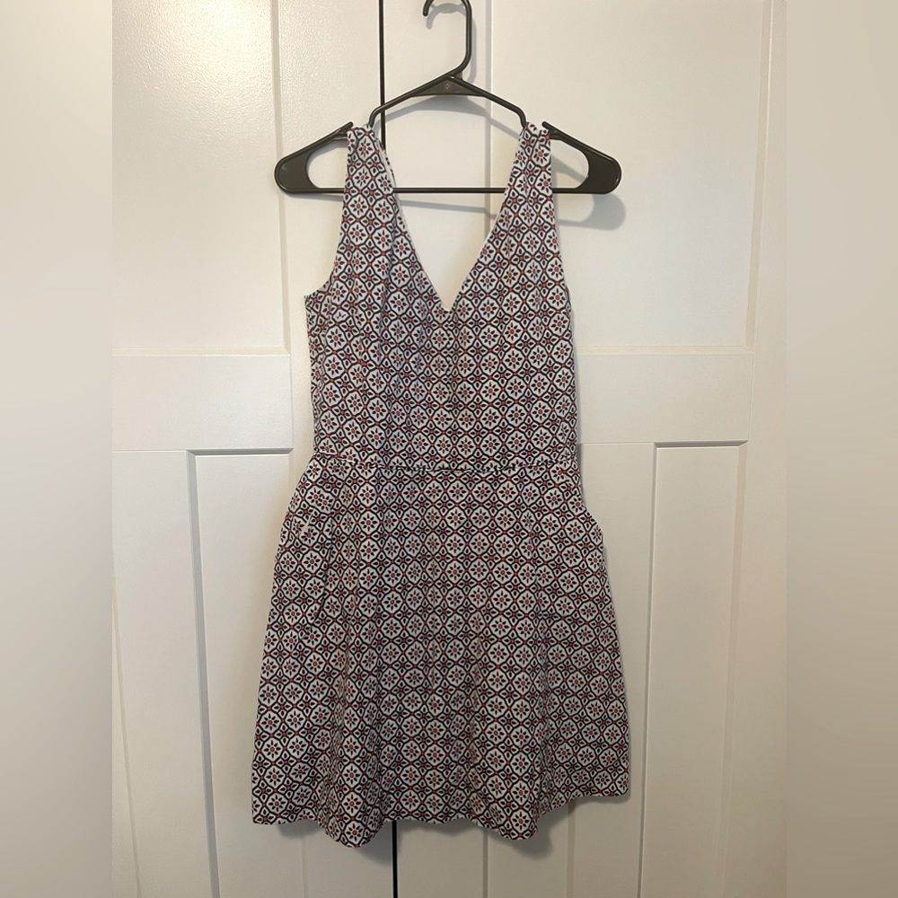 GAP | V-Neck Dress | Red, Navy & White Floral Pattern | Linen